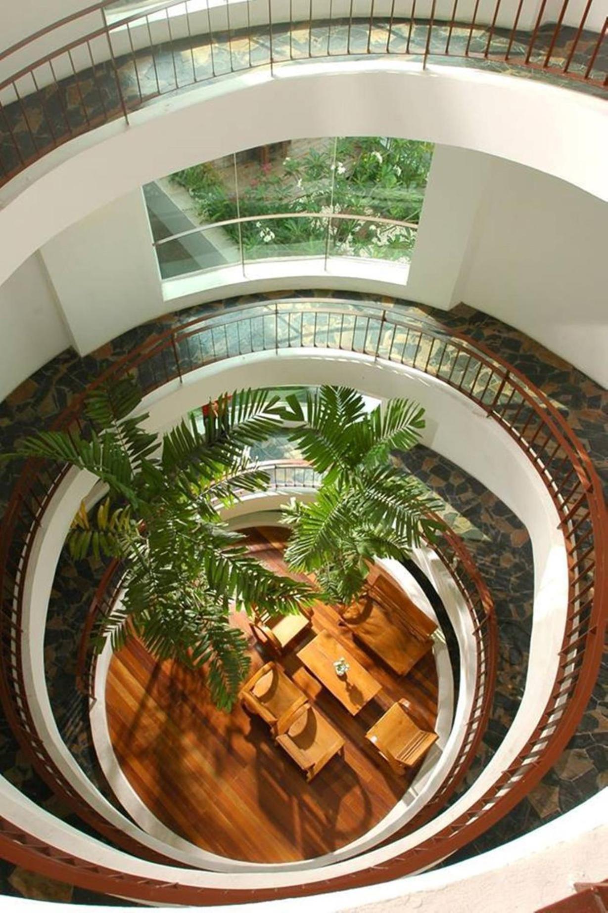 Bansabai Hostelling International Bangkok Exterior foto